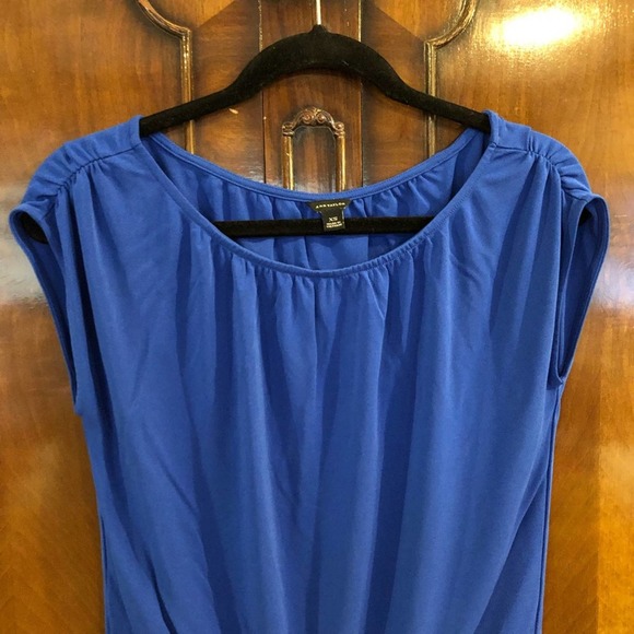 Ann Taylor Blue Blouse w/ Tie Front size XS - Picture 5 of 8